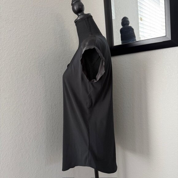 EXPRESS Black V-Neck Short Sleeve Blouse Small - Picture 6 of 12